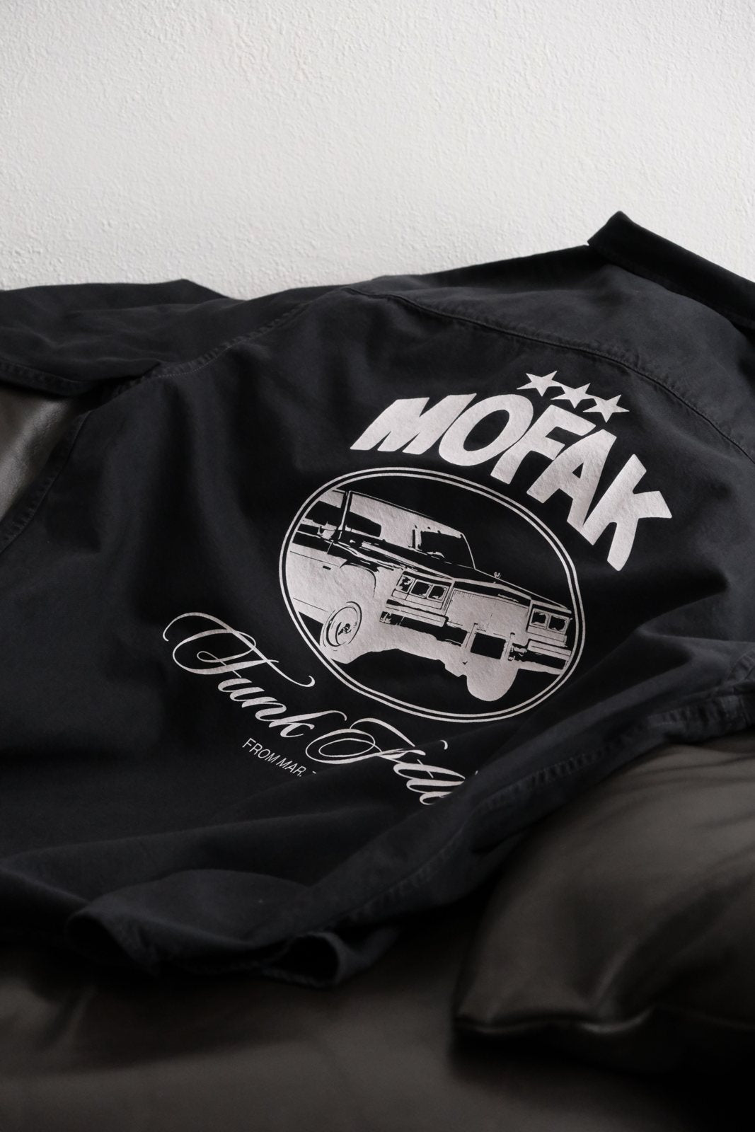 Chemise Crew Edition Mofak, détail de l'impression dos