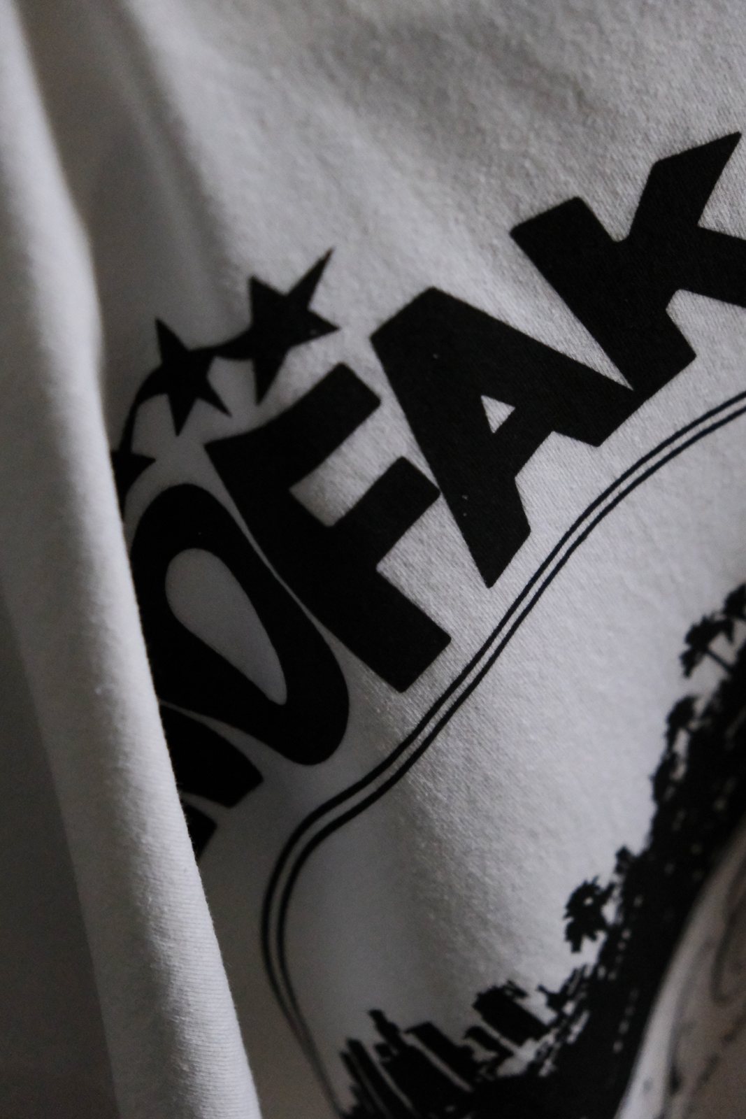 Long sleeve Mofak Palm trees, détail du logo